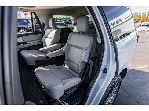 New 2026 Ford Expedition Active image 22