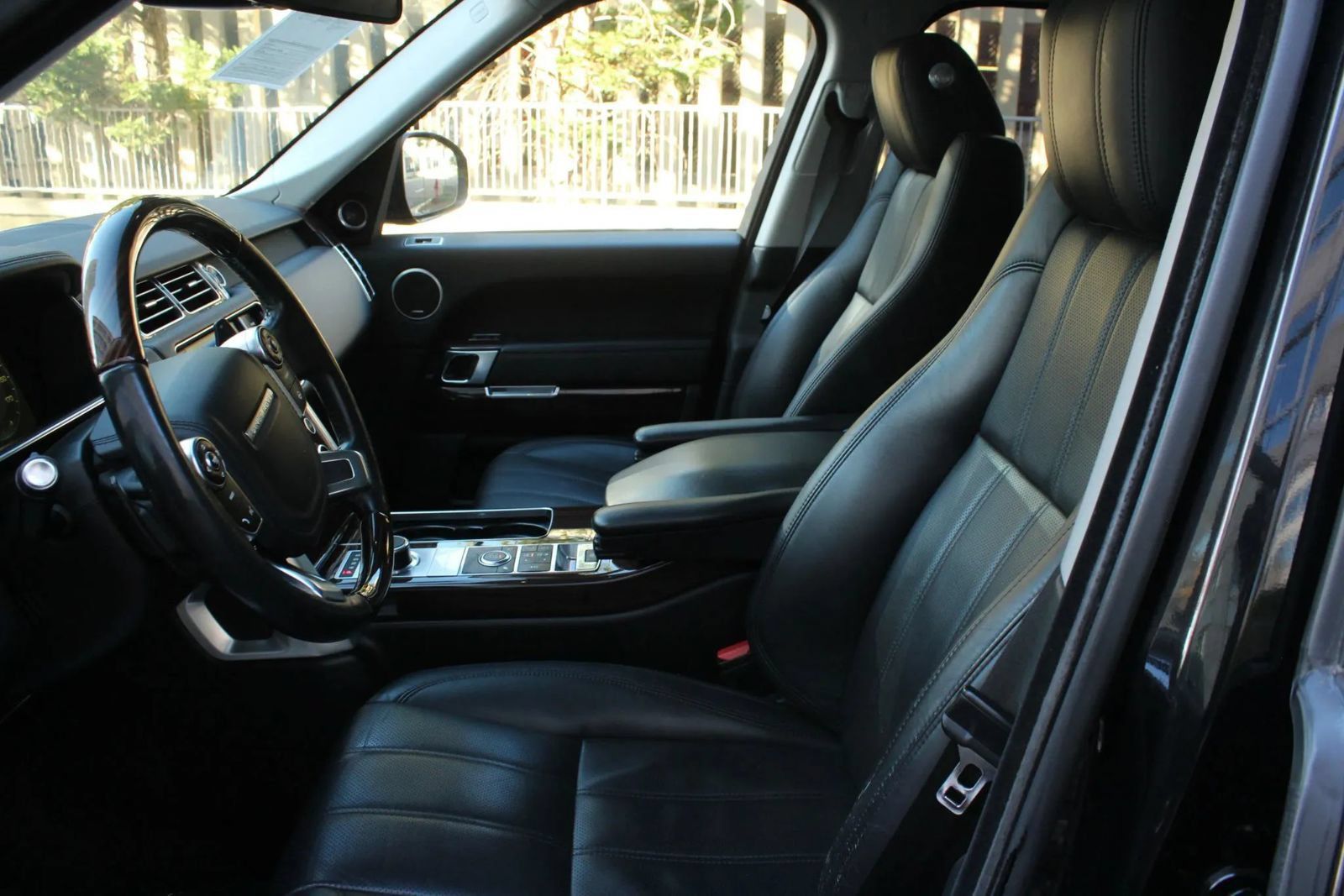 Used 2015 Land Rover Range Rover Supercharged AWD/4WD image 15