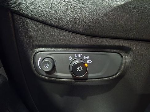Used 2022 Chevrolet Equinox LT FWD image 18