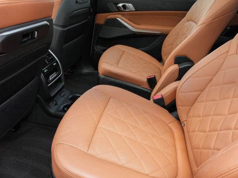 Certified 2023 BMW X7 xDrive40i w/ Premium Package image 32