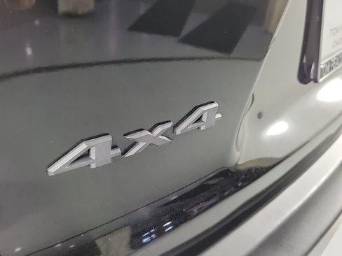 Used 2022 Jeep Cherokee Trailhawk AWD/4WD image 5