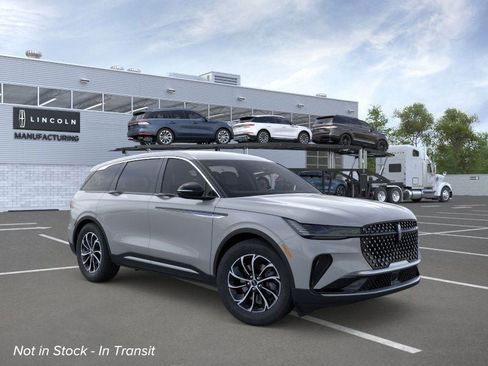 New 2026 Lincoln Nautilus Premier image 7