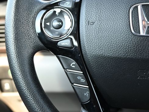 Used 2016 Honda Accord EX image 36