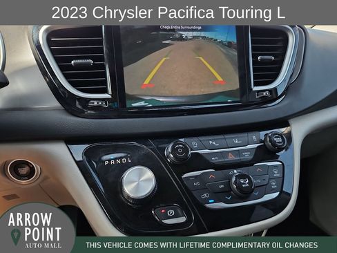 Used 2023 Chrysler Pacifica Touring-L FWD image 24