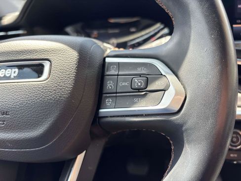 Used 2022 Jeep Compass Limited image 15