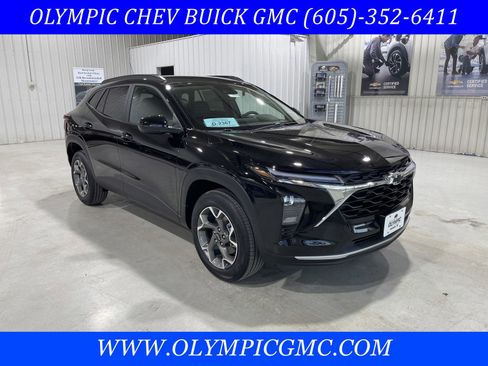 New 2026 Chevrolet Trax LT w/ Driver Confidence Package FWD image 1