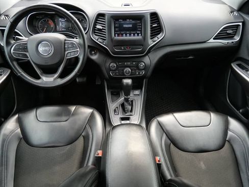 Used 2019 Jeep Cherokee Latitude Plus w/ Cold Weather Group FWD image 13
