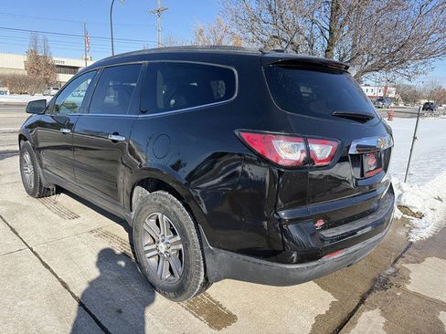 Used 2017 Chevrolet Traverse LT image 7