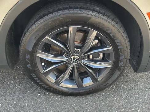 Used 2022 Volkswagen Tiguan SE w/ Panoramic Sunroof Package AWD/4WD image 20