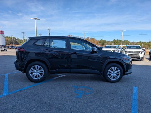 New 2026 Toyota Corolla Cross L image 6