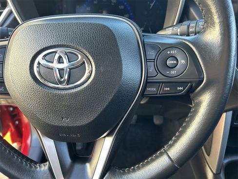 Used 2022 Toyota Corolla Cross XLE image 22