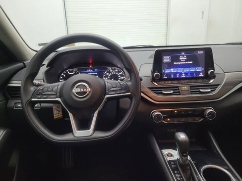 Used 2024 Nissan Altima 2.5 SV image 22