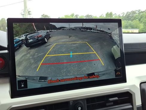 Used 2023 Toyota Tacoma TRD Off-Road w/ Technology Package RWD image 17