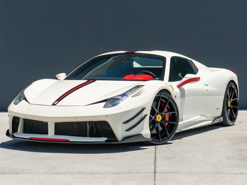 Used 2014 Ferrari 458 Spider RWD image 4