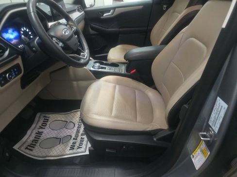 Used 2022 Ford Escape SEL image 17