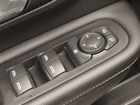 Used 2023 GMC Terrain SLE FWD image 27