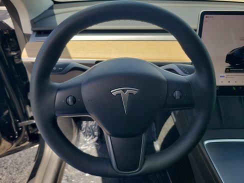Used 2022 Tesla Model Y Long Range AWD/4WD image 20