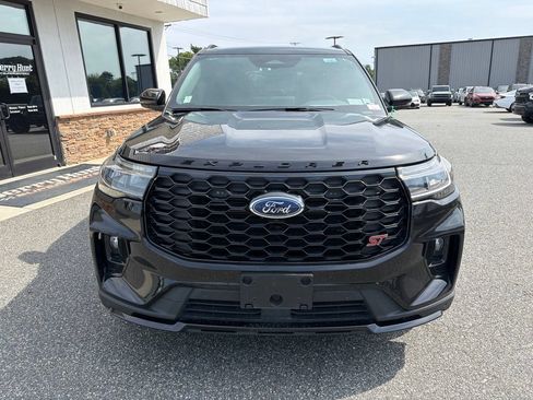 Used 2025 Ford Explorer ST AWD/4WD image 12