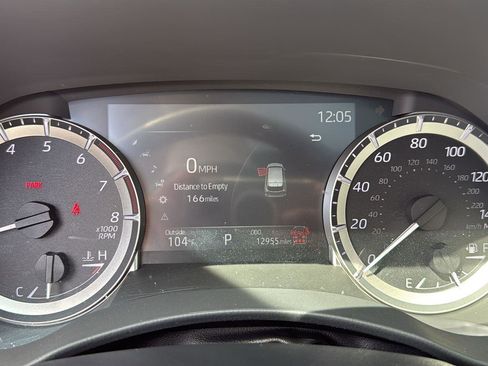 Certified 2024 Toyota Highlander XLE image 9