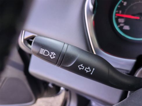 Used 2020 Chevrolet Traverse LT image 26