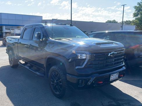 Used 2026 Chevrolet Silverado 2500 LT w/ Trail Boss Package AWD/4WD image 3