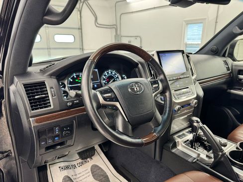 Used 2021 Toyota Land Cruiser AWD/4WD image 21