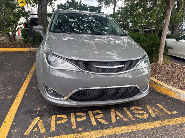 Used 2020 Chrysler Pacifica Touring w/ Advanced Safetytec Group FWD image 2