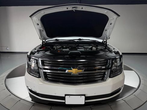 Used 2017 Chevrolet Suburban Premier AWD/4WD image 12