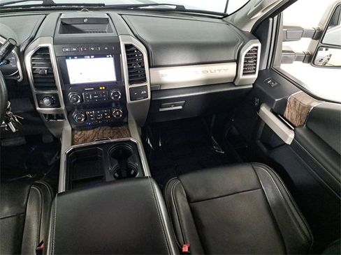 Used 2019 Ford F250 Lariat w/ Lariat Value Package image 17