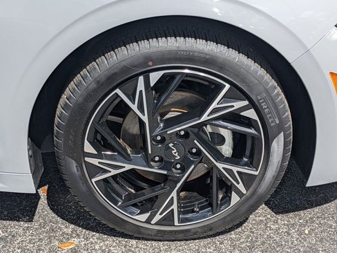 Certified 2025 Kia K5 GT-Line image 9