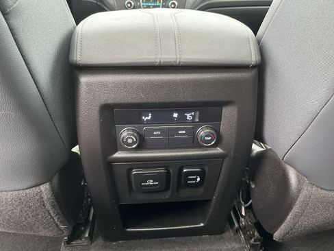 Used 2018 Chevrolet Traverse LT w/ LPO, Floor Liner Package AWD/4WD image 24