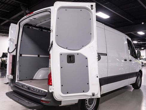 Used 2021 Mercedes-Benz Sprinter 2500 w/ Driver Convenience Package image 36