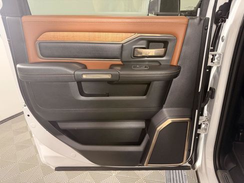Used 2020 RAM 2500 Limited AWD/4WD image 17