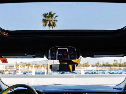 Used 2025 Jeep Grand Cherokee Limited w/ Luxury Tech Group II image 18