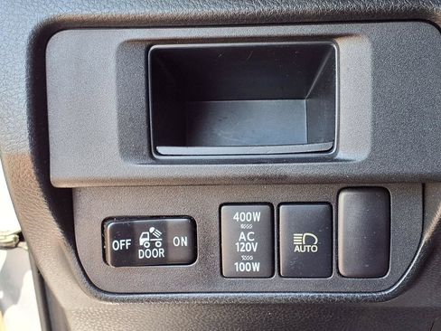 Used 2019 Toyota Tacoma TRD Sport w/ Technology Package RWD image 26