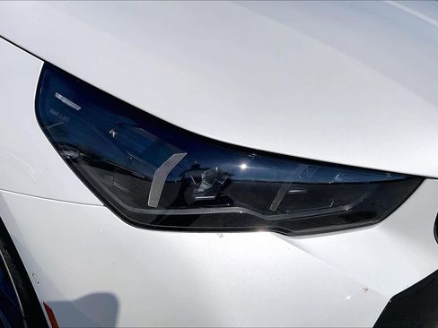 Used 2026 BMW 550e xDrive w/ Premium Package image 21