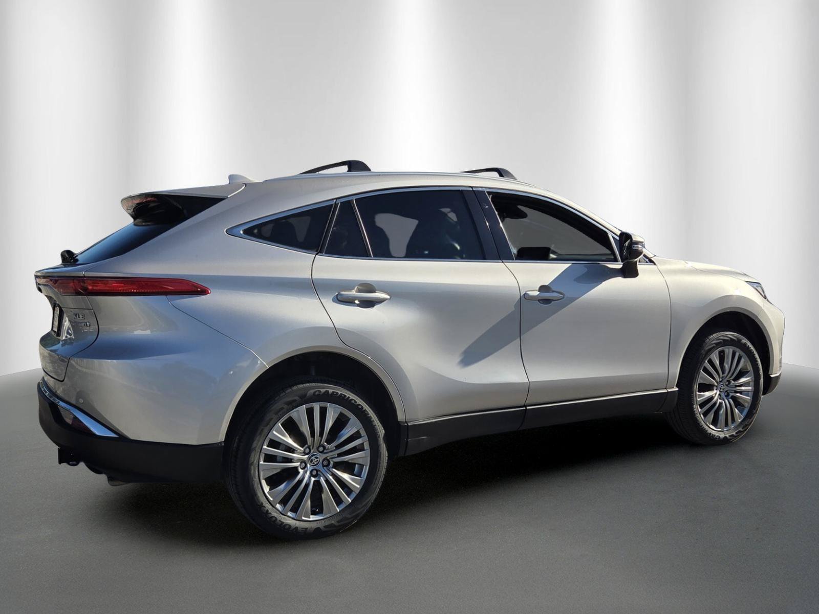 Used 2022 Toyota Venza XLE AWD/4WD image 7