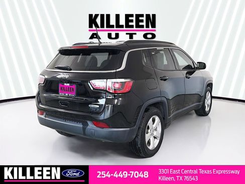 Used 2018 Jeep Compass Latitude FWD image 8