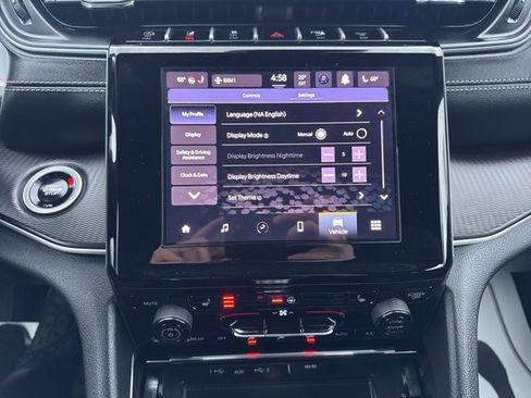 Certified 2025 Jeep Grand Cherokee Laredo w/ Luxury Tech Group I image 24