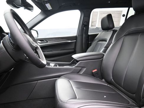 New 2025 Jeep Grand Cherokee L Limited w/ Black Appearance Package image 13