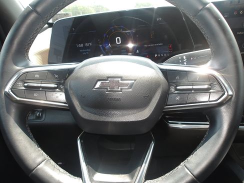Used 2026 Chevrolet Equinox ACTIV w/ Convenience Package III AWD/4WD image 18