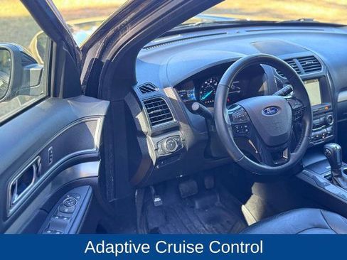 Certified 2018 Ford Explorer XLT w/ Equipment Group 202A image 9