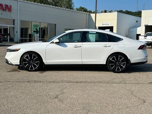 Used 2024 Honda Accord Touring image 5
