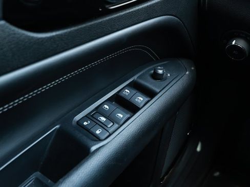 Used 2022 Jeep Compass Latitude FWD image 17