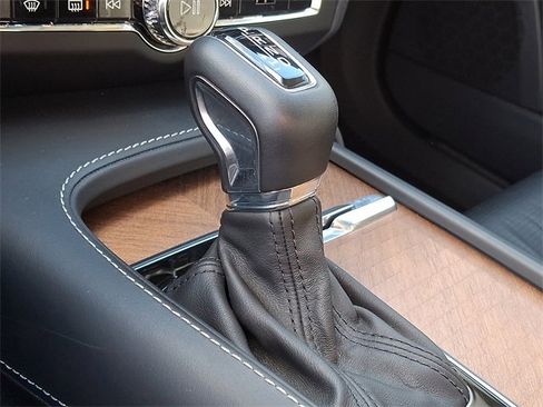 Used 2018 Volvo S90 T6 Inscription w/ Convenience Package image 13