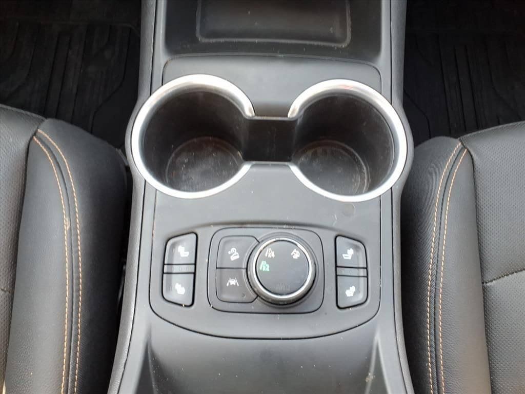Used 2021 GMC Terrain SLT w/ Infotainment Package II AWD/4WD image 28