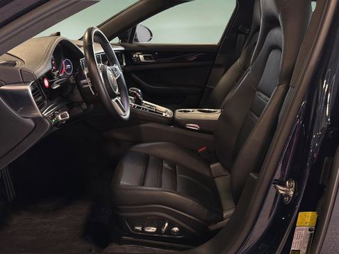 Used 2018 Porsche Panamera 4 image 32
