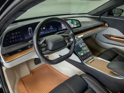 Used 2022 Lucid Air Grand Touring image 20