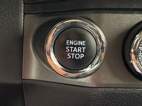 Used 2019 Toyota Tacoma TRD Sport w/ Technology Package image 24