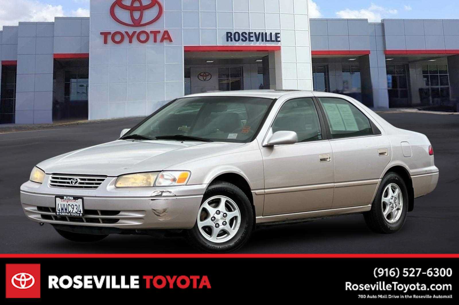 Used 1997 Toyota Camry LE w/ Leather Trim Pkg FWD image 1